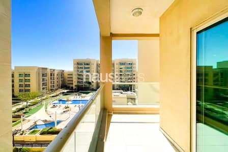 2 Bedroom Flat for Sale in The Greens, Dubai - Vacant | Upgraded | Corner Unit