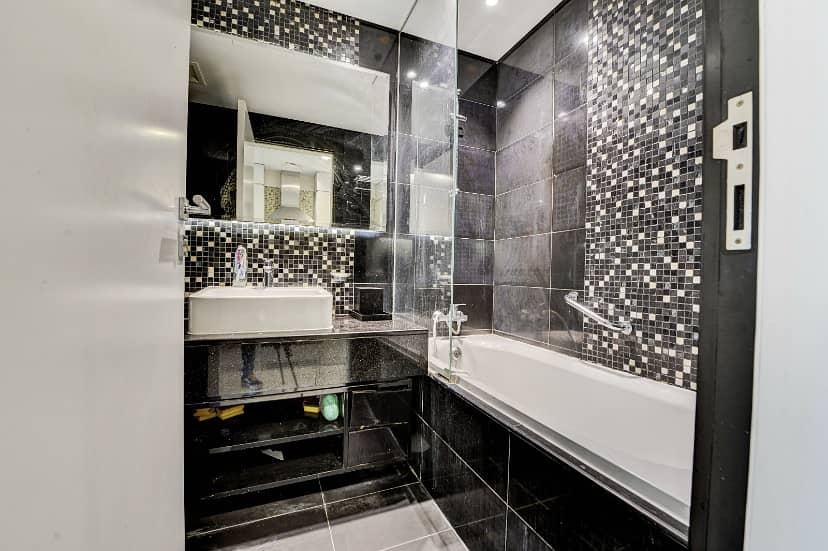 Available I Fully Furnished I Best Quality - Image 7