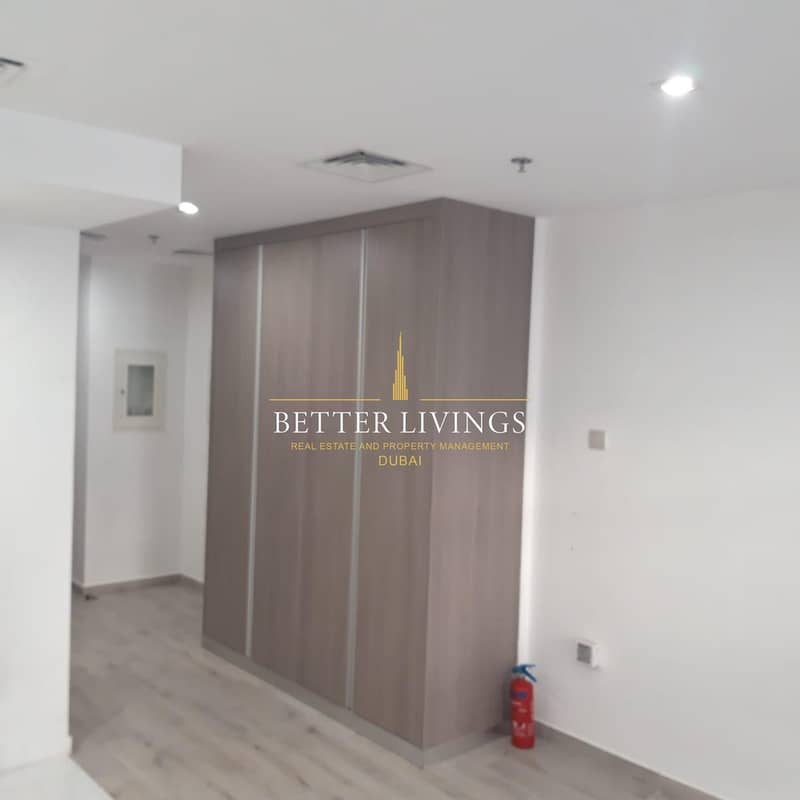 Seize the Weekly Treasure Chic Studio, Exquisite Interior, Premium