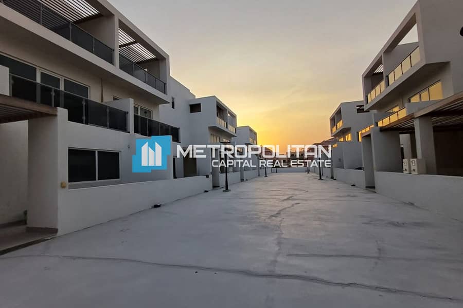 Brand New|Premium 7BR Townhouse|Flexible Payments