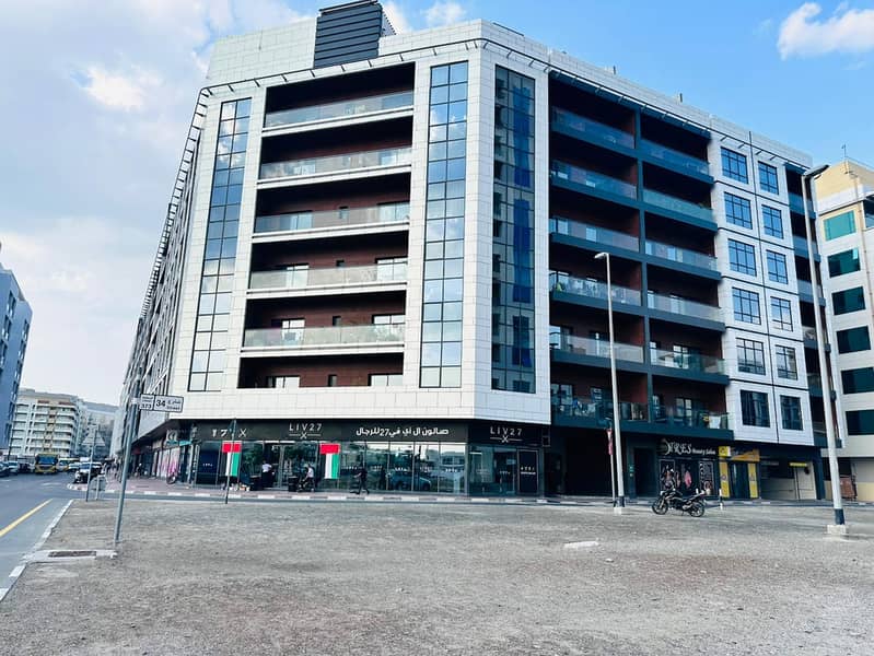 Stunning apartment 1 Bedroom apartment + sharing s/pool + available for rent in Barsha 1