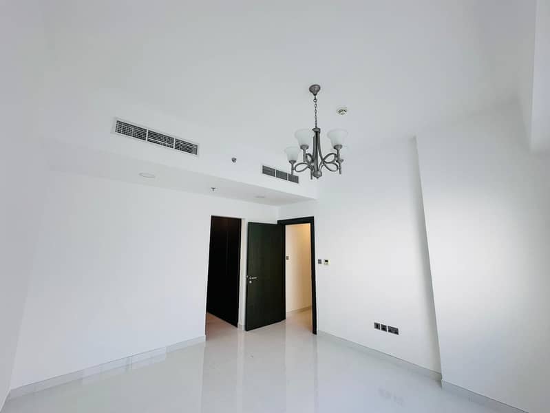 Stunning apartment 1 Bedroom apartment + sharing s/pool + available for rent in Barsha 1
