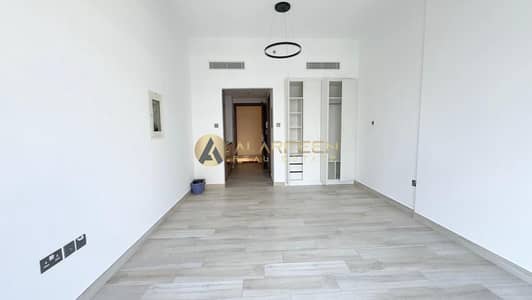 Premium Quality | Ready To Move | Community View