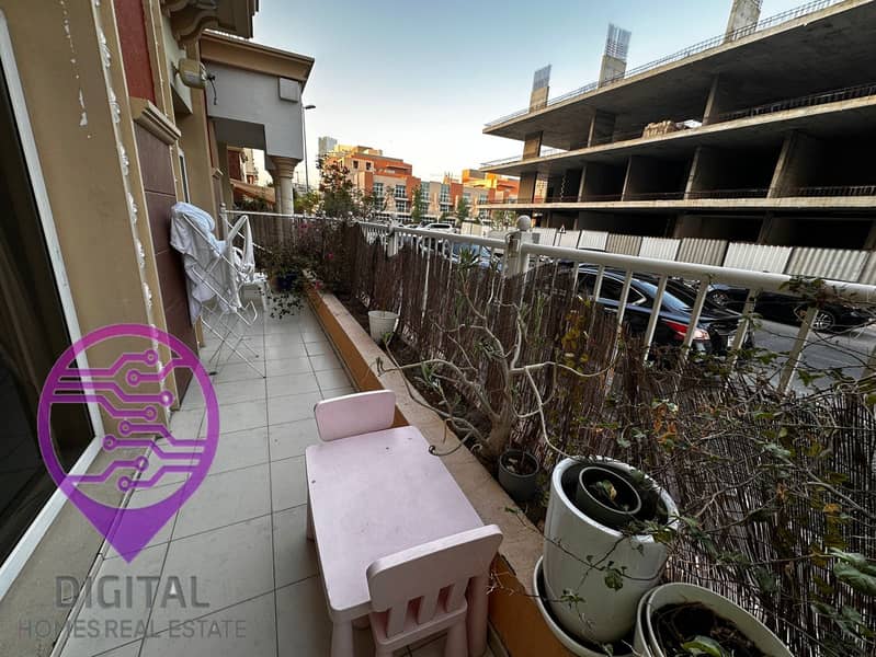 4 Balcony. jpg