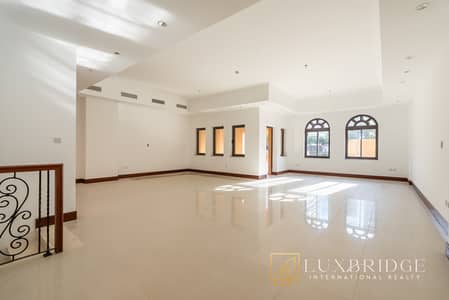 4 Bedroom Apartment for Rent in Palm Jumeirah, Dubai - Spacious | Vacant | Prime Location