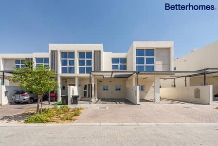Vacant | Large living space | Family community