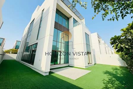 Single Row | Close to Pool and Park | Vacant