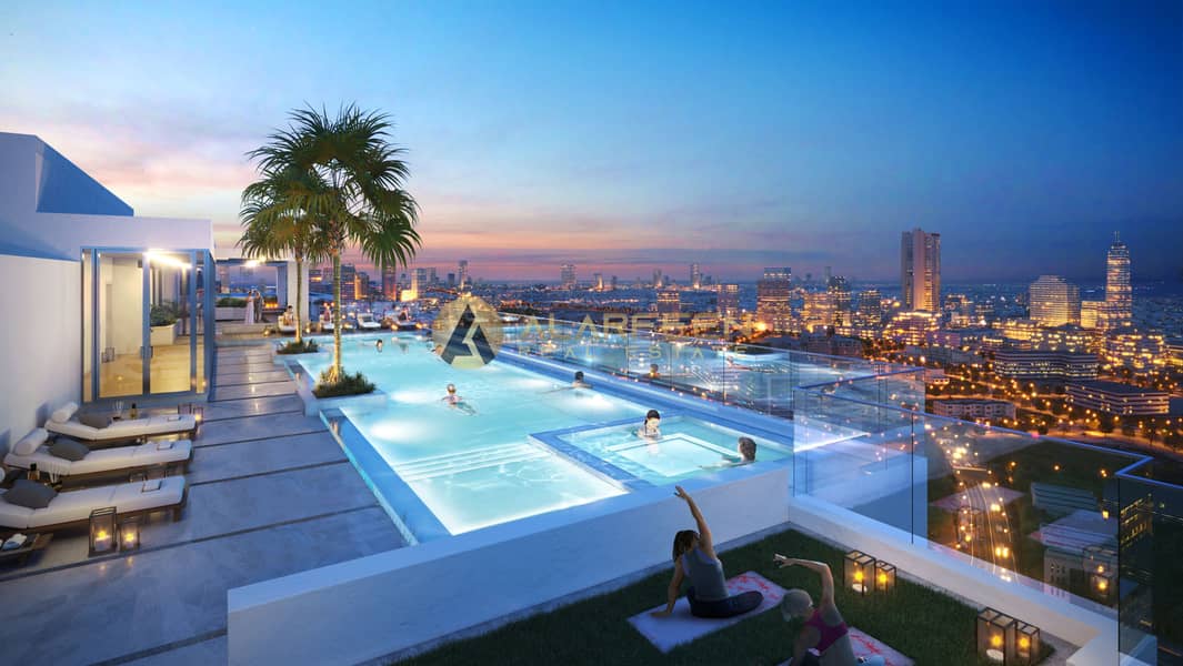 5 Roof Top Infinity Pool. jpg