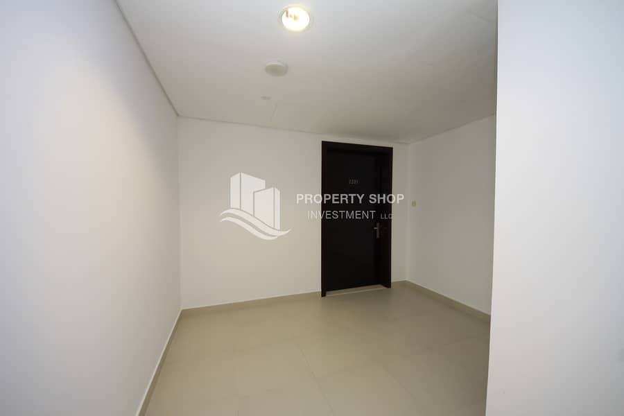 5 2-br-apartment-abu-dhabi-al-reem-island-marina-square-mag-5-residences-entrance. JPG