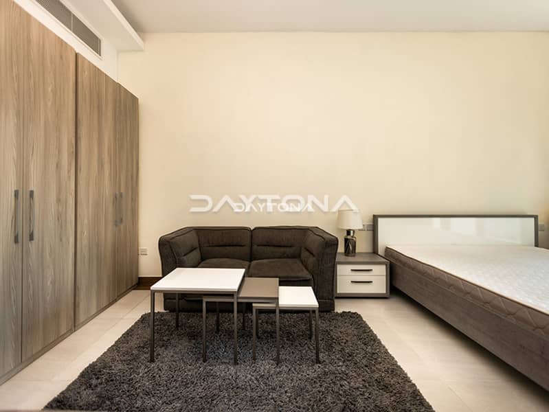 PRIME LOCATION | LUXURIOUS | VACANT - Image 7