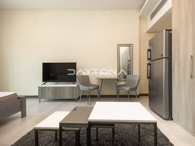 PRIME LOCATION | LUXURIOUS | VACANT - Image 8