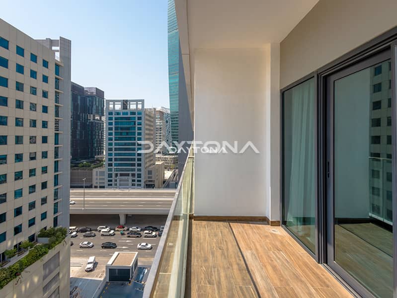 PRIME LOCATION | LUXURIOUS | VACANT - Image 13