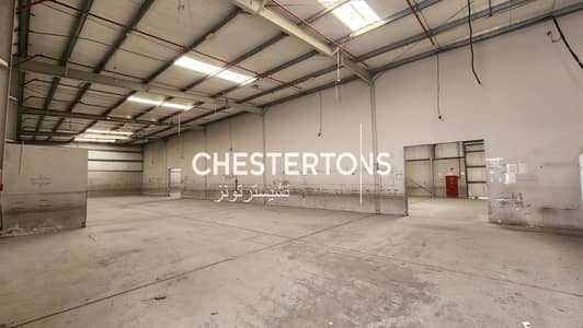 Warehouse for Rent in Al Sajaa Industrial, Sharjah - 11 KW power | Eight loading gates | Vacant in November 2024