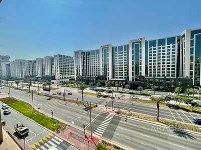 New to Market | 2 Bed + Maid | High Floor | Vacant Now