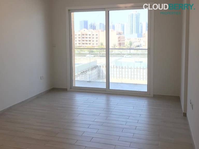 Prime Location Spacious Unfurnished Rented