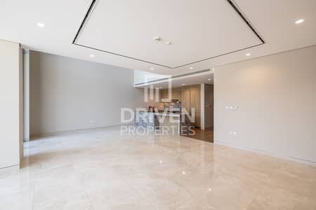 3 Bedroom Villa for Sale in Jumeirah, Dubai - Luxurious Villa | Sea View from the Rooftop