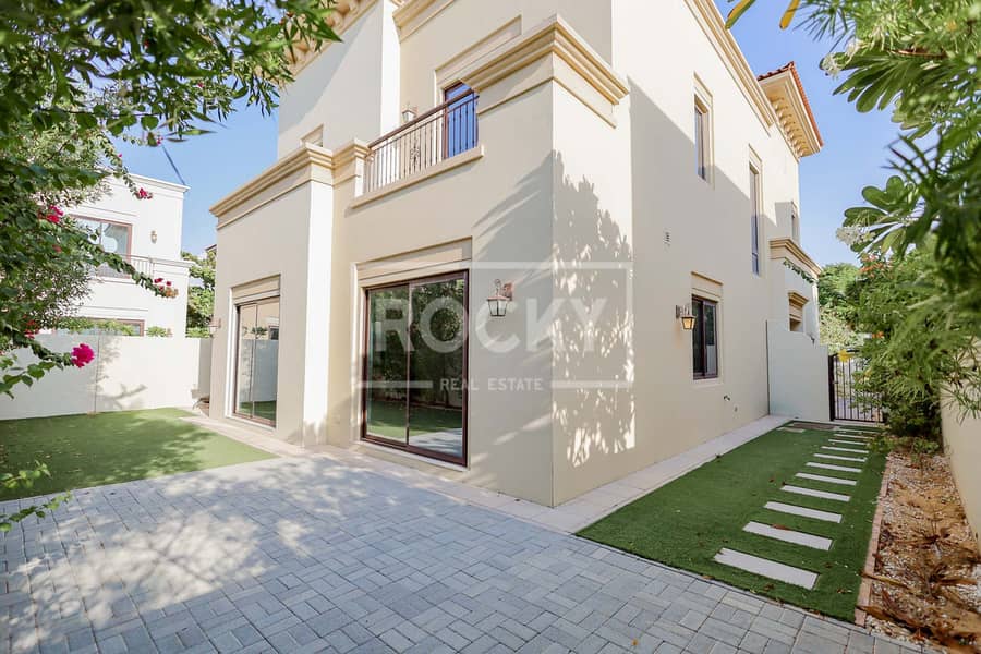 Well Maintained | 5BR+Maid|Close to Park Well Maintained | 5BR+Maid|Close to Park
