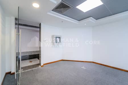 Office for Rent in Business Bay, Dubai - Fitted Office | High Floor | Convenient Location