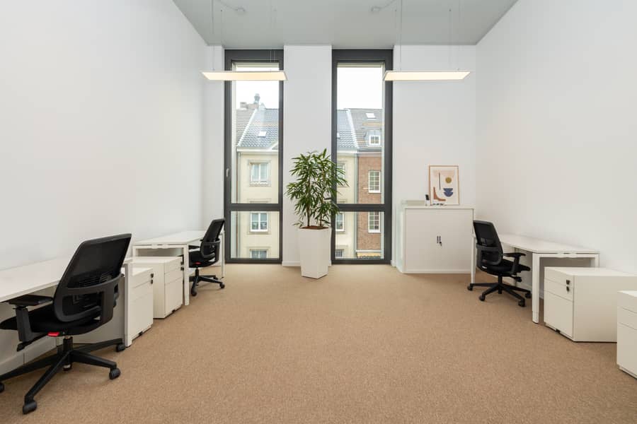 8 Spaces Andreas Quartier 4606 Dusseldorf Germany Large Office. jpg