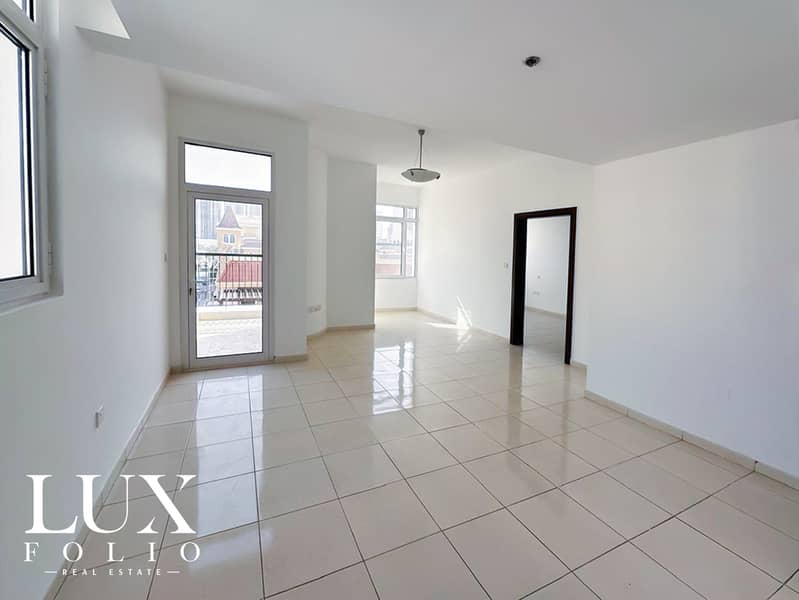 Corner unit Ready to move in 3 BHK duplex