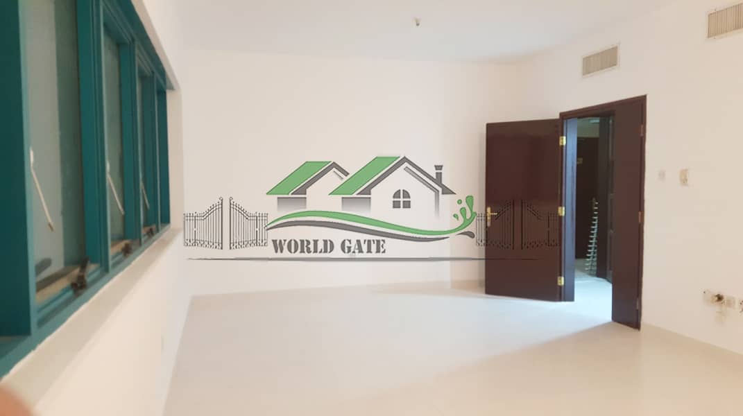 1 MONTH FREE! SUPERB 3BHK W/ PARKING AND BALCONY!