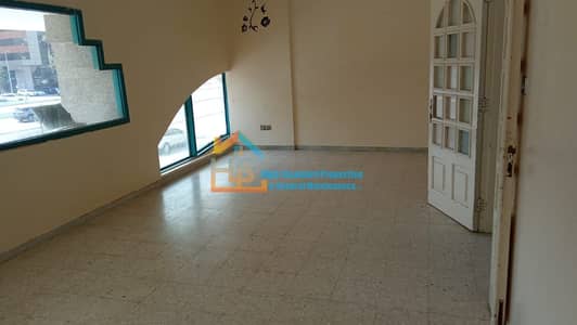 مکتب  للايجار في شارع الدفاع، أبوظبي - WhatsApp Image 2024-10-10 at 11.53. 14 AM. jpeg