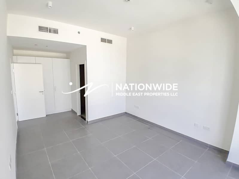 Cozy Retreat Your Comfortable Haven Maid Room