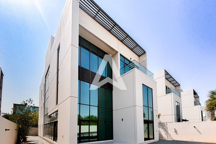 VACANT SPACIOUS LAYOUT PET FRIENDLY SKYLINE VIEW