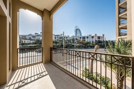 Spacious Size | High Ceiling | perfect location