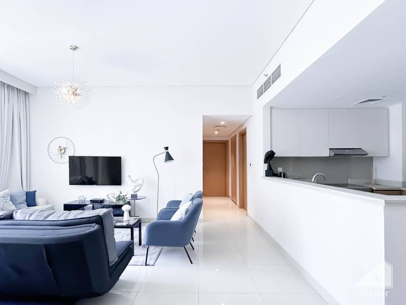 5 Harbour views - 202 -Living- 4. jpg