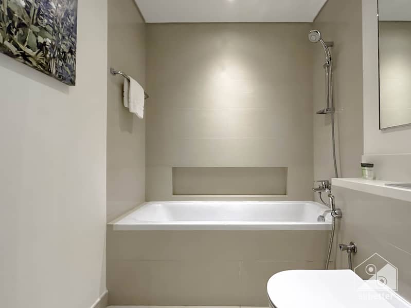 40 Harbour views - 202 -WC- 1. jpg