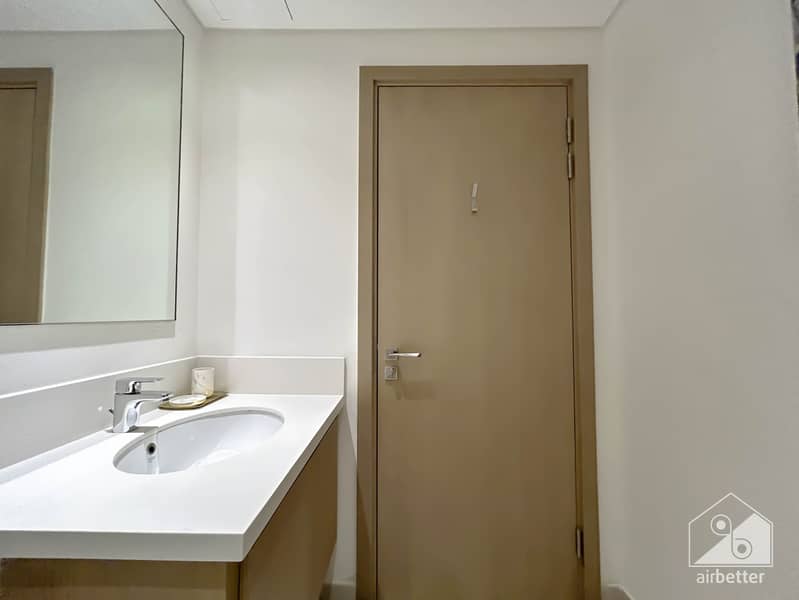 41 Harbour views - 202 -WC- 2. jpg