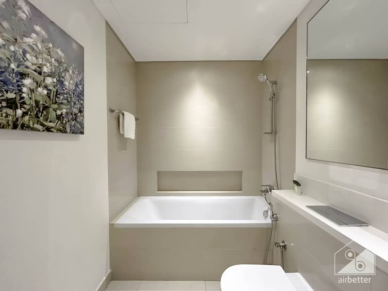 42 Harbour views - 202 -WC- 3. jpg