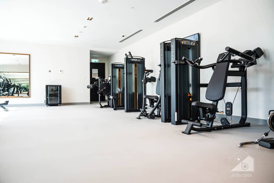 110 Crown_Tower_1807_180. jpg
