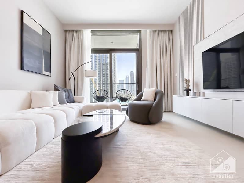 2 Crown Tower - 1307-Living-4. jpg