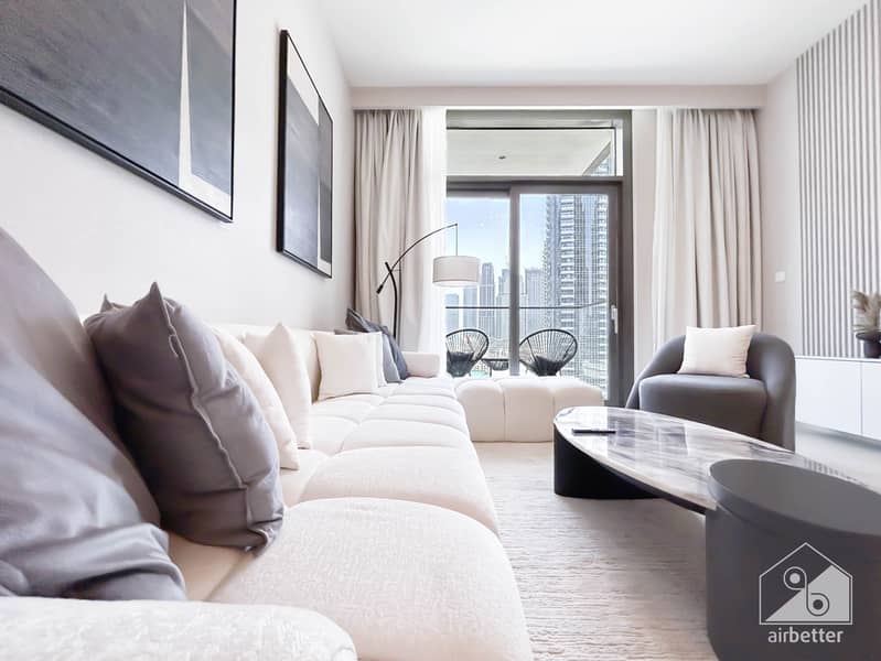 3 Crown Tower - 1307-Living-5. jpg