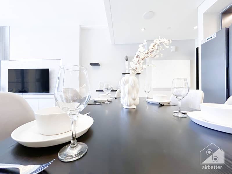 9 Crown Tower - 1307-Living-9. jpg