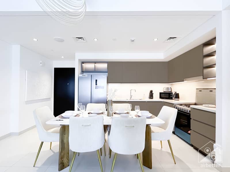 10 Burj Crown - 1407 -Kitchen-2. jpg