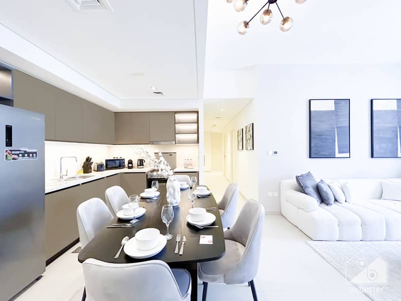 20 Crown Tower - 1307-Kitchen-1. jpg