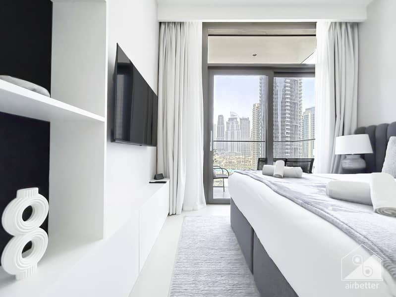 29 Crown Tower - 1307-Room1-3. jpg