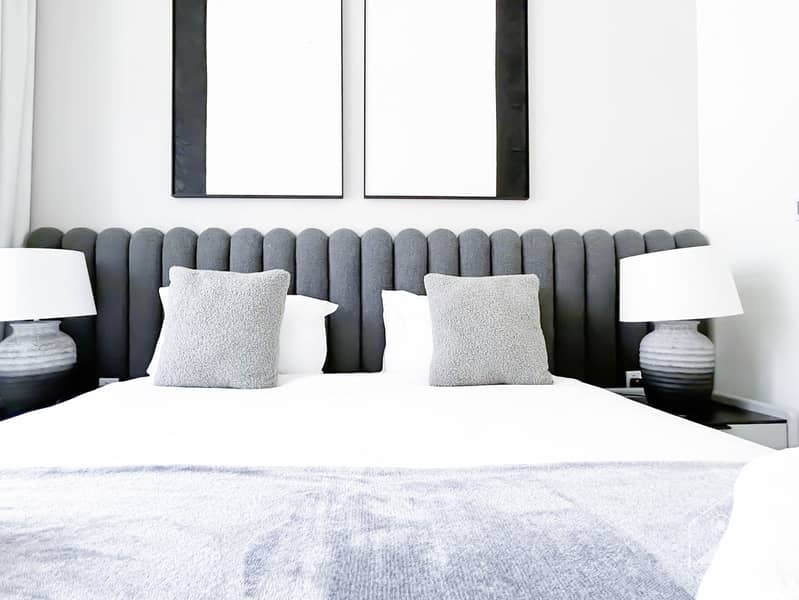 30 Crown Tower - 1307-Room1-4. jpg