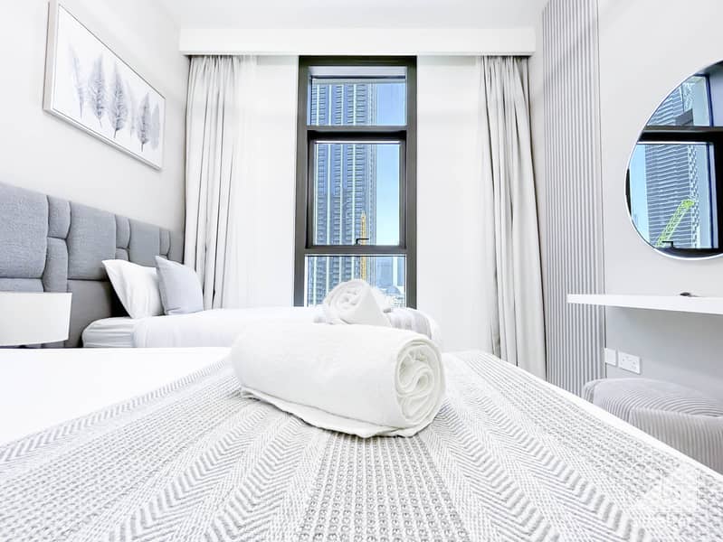 40 Crown Tower - 1307-Room2-2. jpg