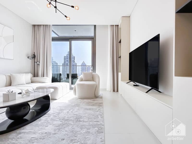 3 Crown Tower - 3401-Living-2. jpg