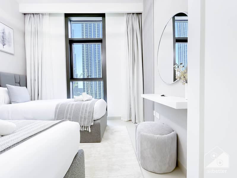 42 Crown Tower - 1307-Room2-4. jpg