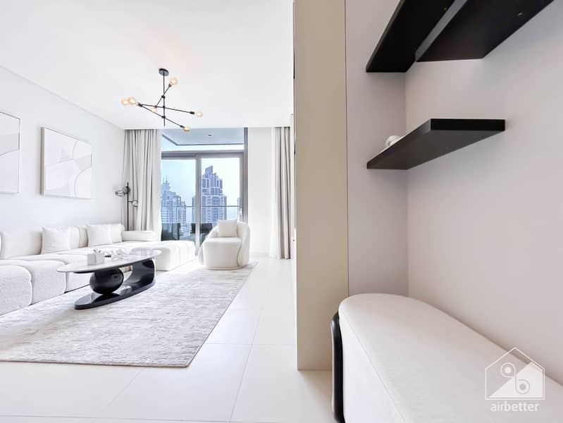 4 Crown Tower - 3401-Living-10. jpg