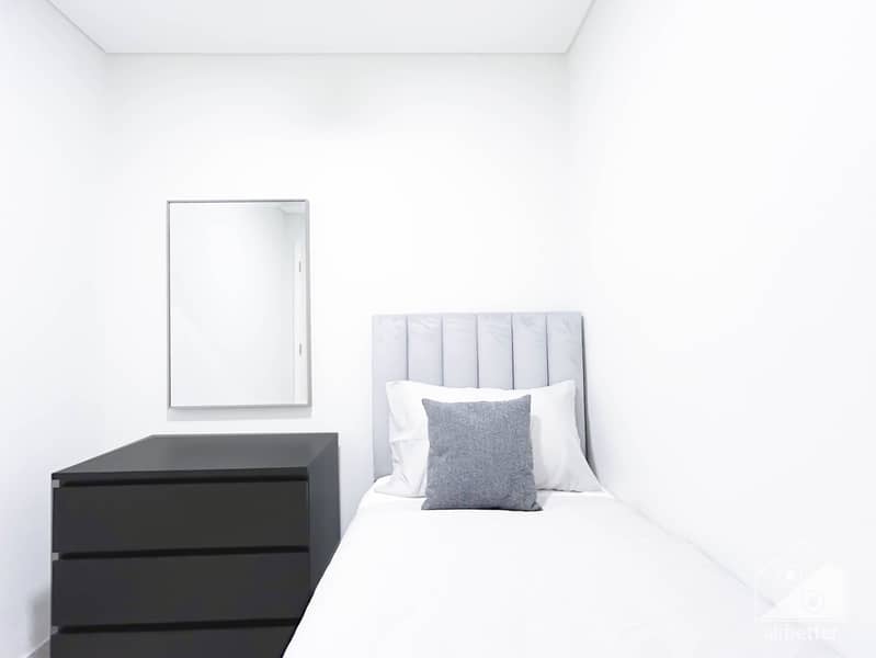 45 Crown Tower - 1307-Room3-1. jpg