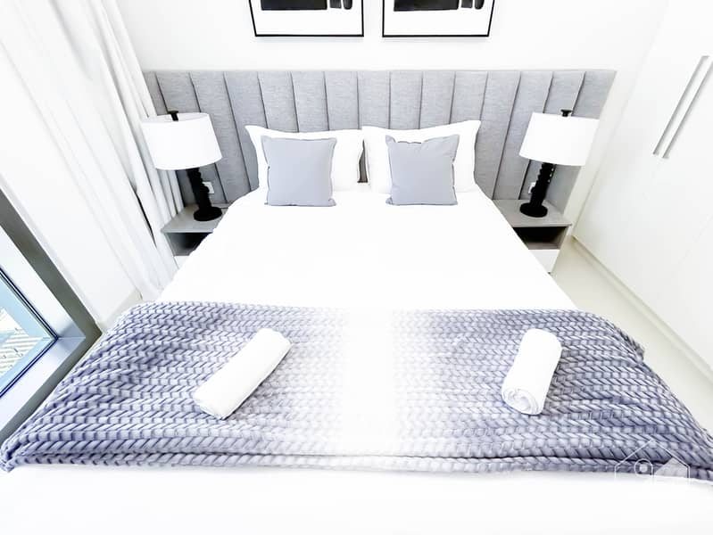 51 Crown Tower - 1307-Room4-3. jpg
