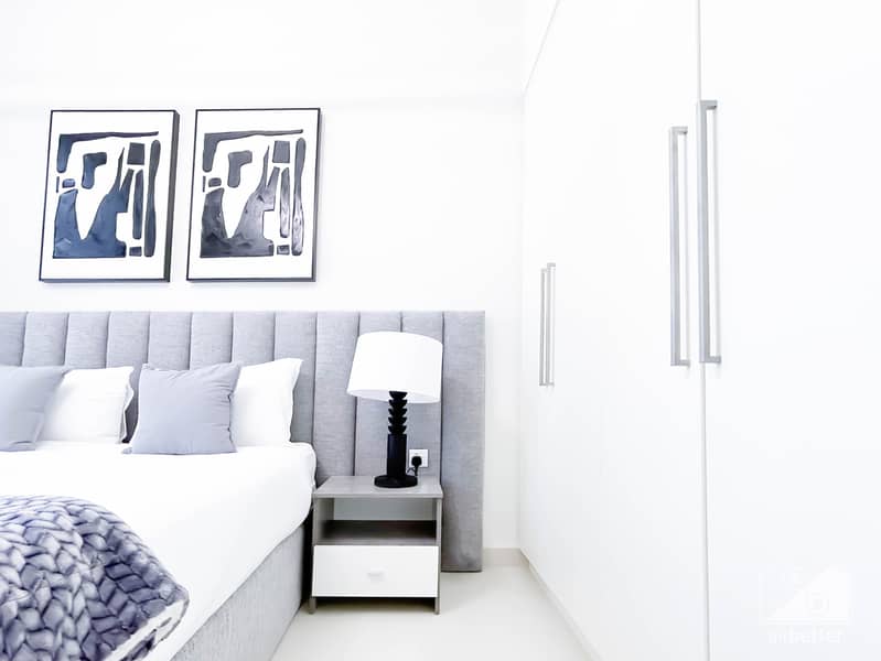 52 Crown Tower - 1307-Room4-4. jpg
