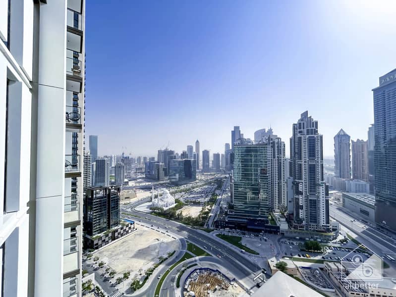 17 Crown Tower - 3401-Living-16. jpg