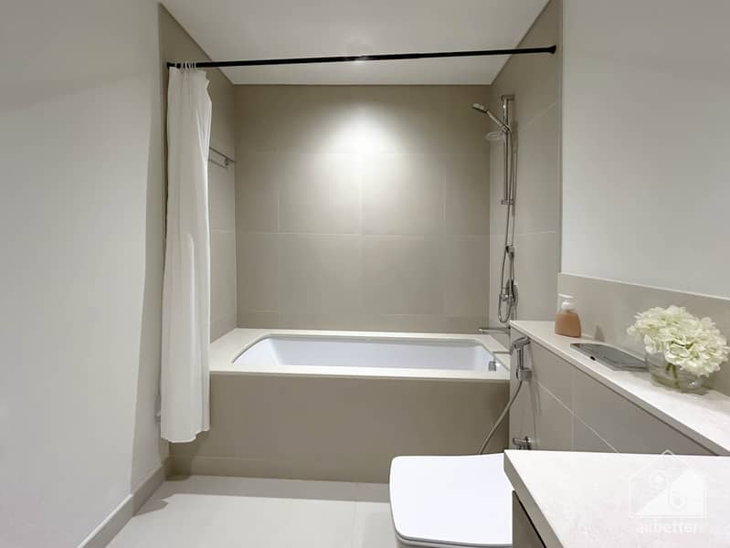 59 Crown Tower - 1307-WC2-1. jpg